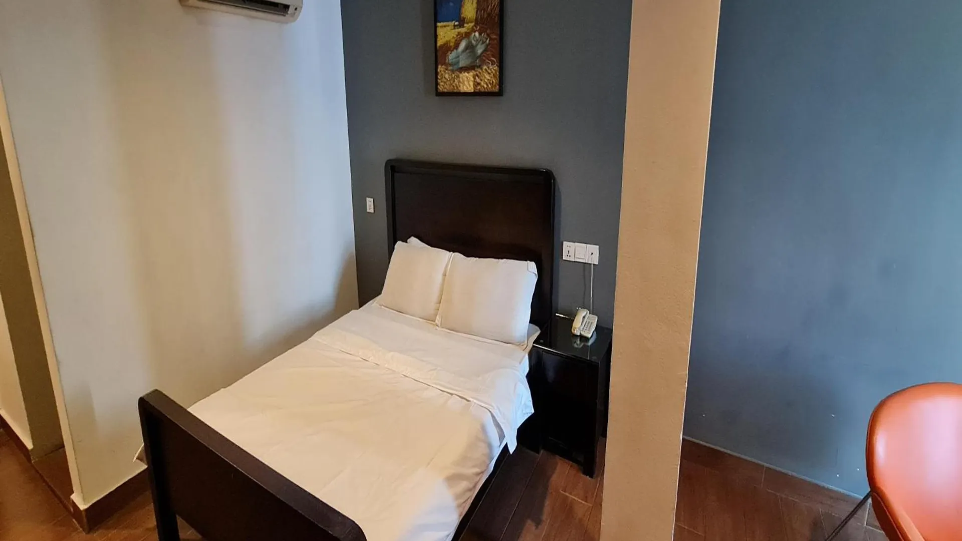 Hotel O Crossroads Hotel location